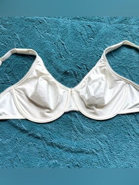 Wacoal Basic Beauty Full Figure Seamless Underwire Bra 38D White 855192 Unlined